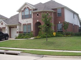 2432 Whispering Breeze Dr, Grand Prairie, TX 75050