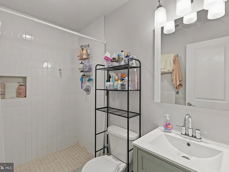 1610 Christian St #3 — Photo 9