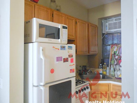 5th image of 118 E 102nd St APT 5B
