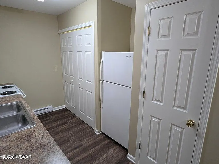 253 Underwood St — Photo 7