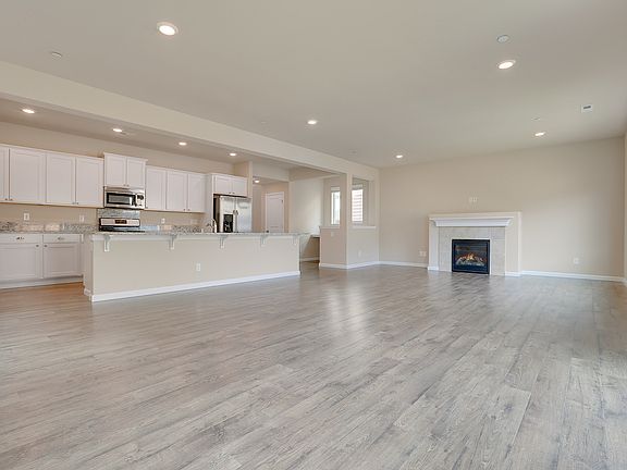 5th image of 618 Birchwood Dr SW #211