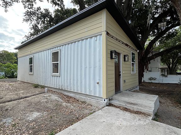 2nd image of 3609 Woods St