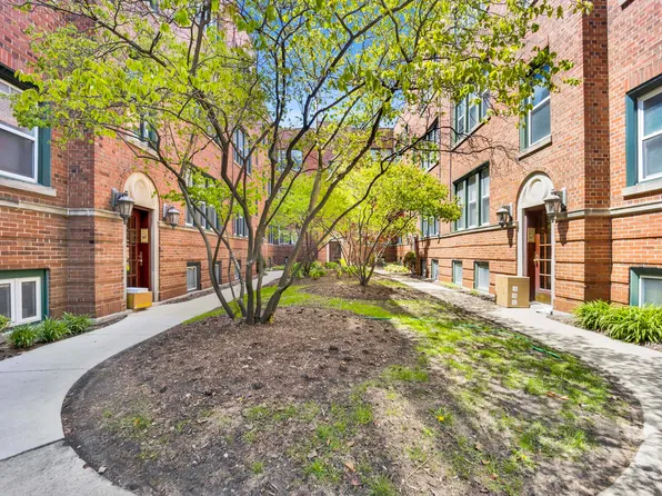 (undisclosed Address), Chicago, IL 60614