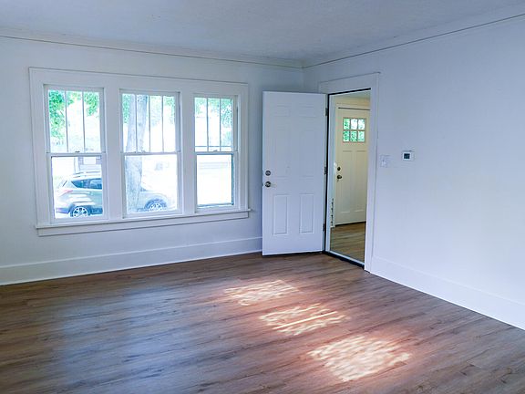 5th image of 1227 Emerson Ave