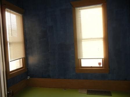 4th image of 240 W Hotchkiss Ave