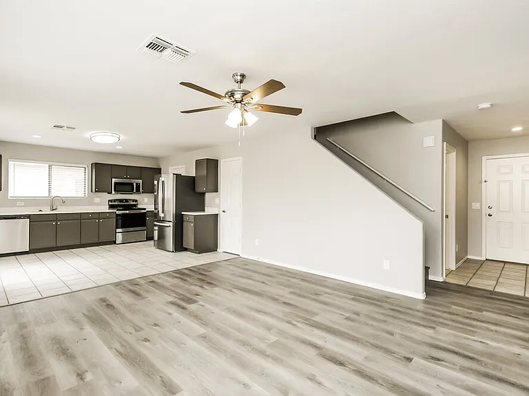 2236 E Spruce Dr — Photo 6