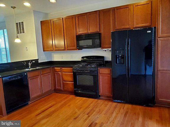 3rd image of 2899 Chinkapin Oak Ln #241