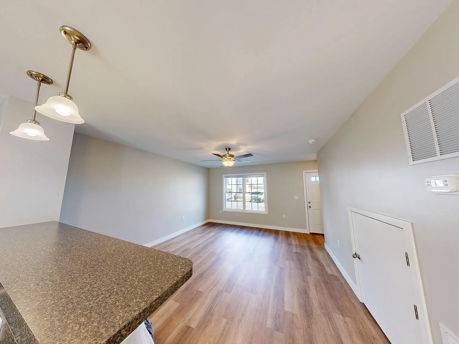 2 bed, 2.5 bath, 1152 sqft, $1,850 — Photo 2