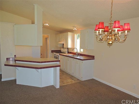 Dining area and breakfast bar