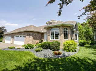 4152 Thornhill Lane, vadnais heights, MN 55127