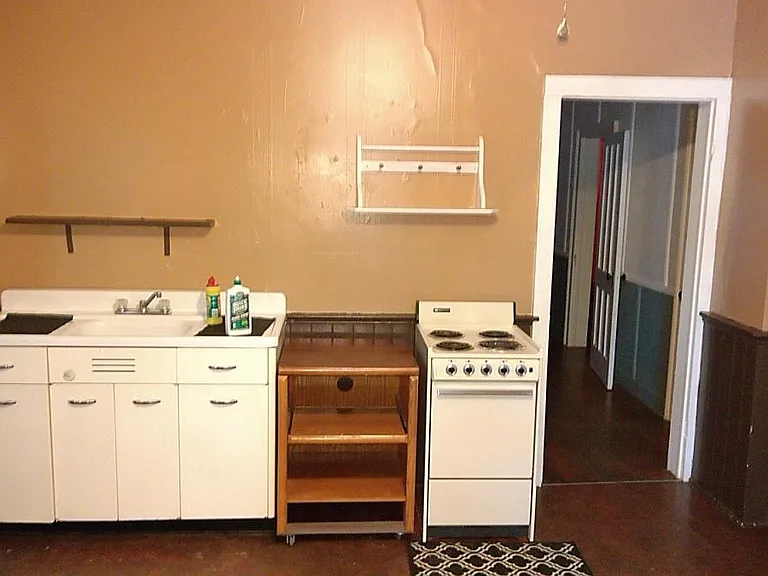 9539 Main St #B — Photo 5