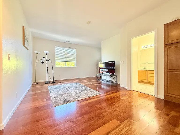 863 Dederick Ct — Photo 35