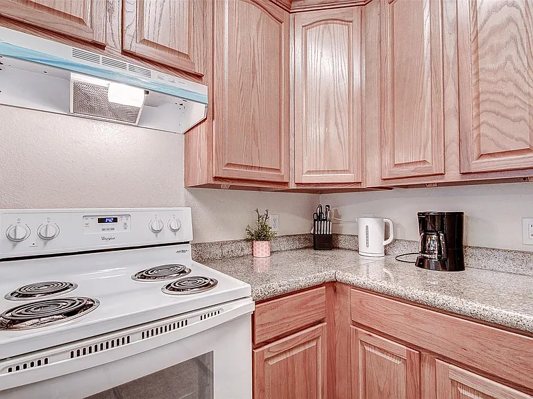 9400 Bellaire Blvd #202 — Photo 17