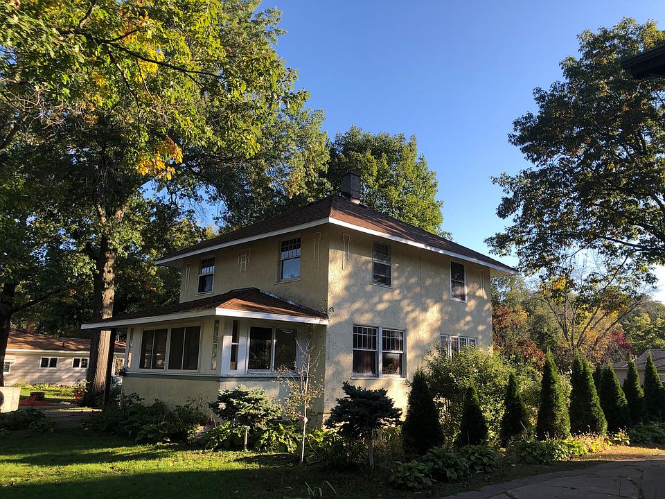 2nd image of 2104 Walnut St