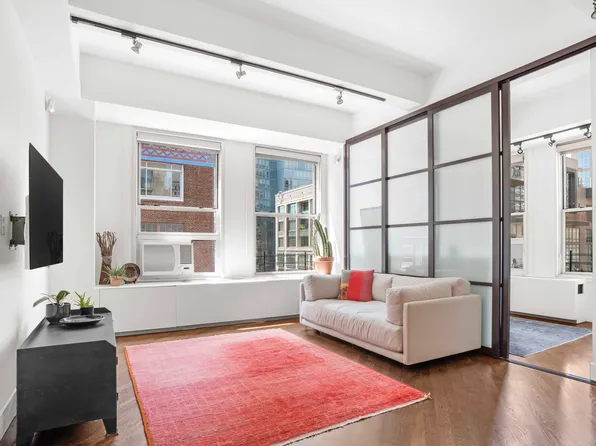 425 Park Avenue South image 1 of 9