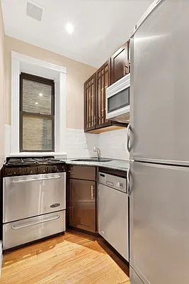 Rented by Cooper & Cooper Real Estate | media 25