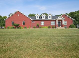 16490 Forest View Dr, Charleston, IL 61920