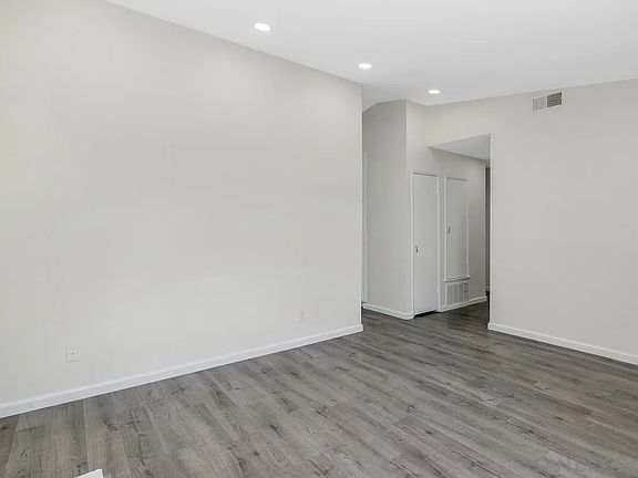 5th image of 6296 Varney Dr