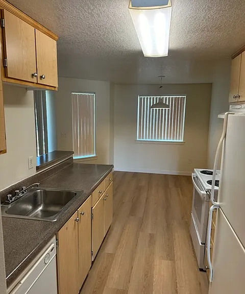 Evergreen Place Apartments — Photo 14