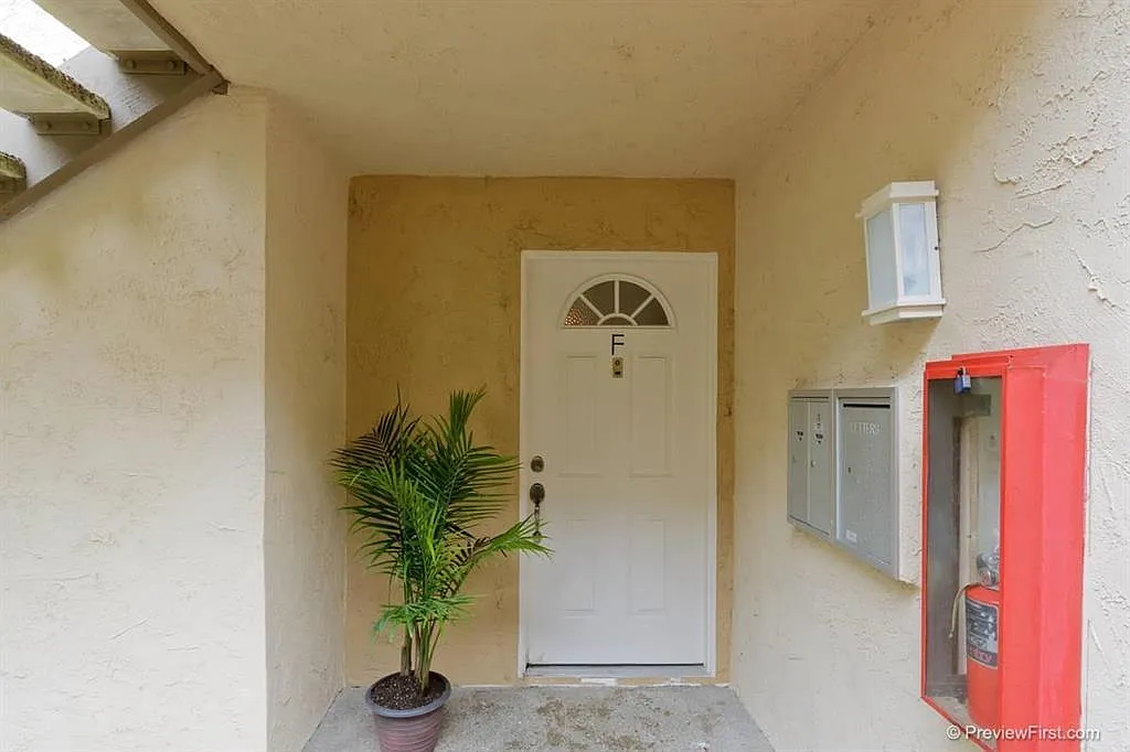 Building Photo - 8533 Villa La Jolla Dr #F