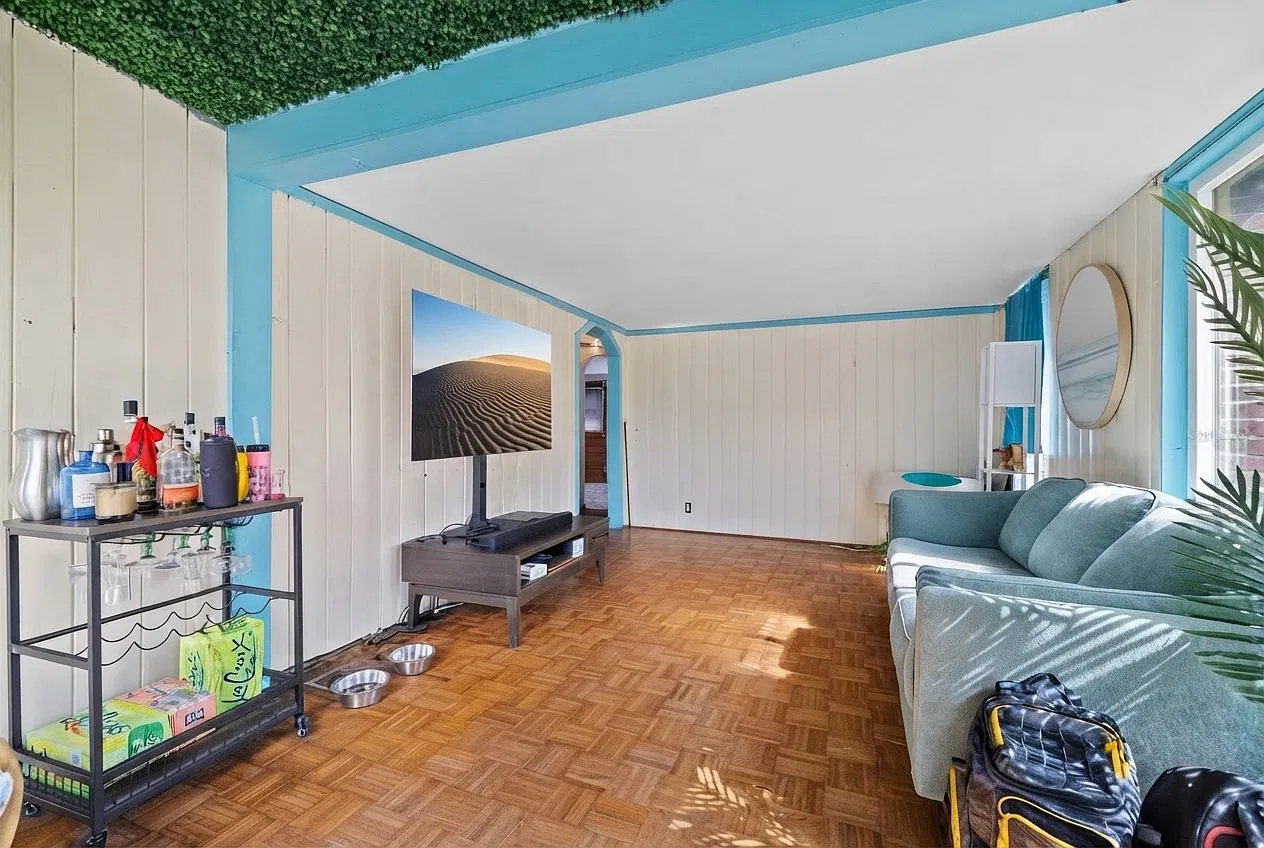 Pet-Friendly Gulfport 3BR | Huge Fenced Yard + Putting Green — Photo 2
