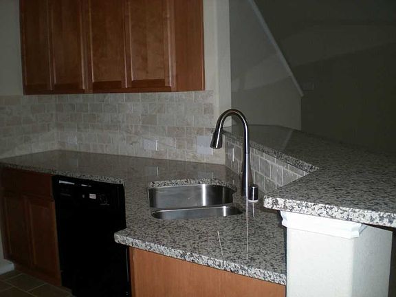 4th image of 9201 Remington Dr