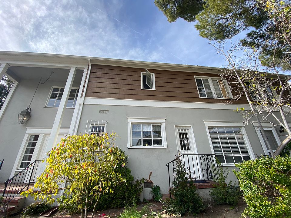 469 Kelton Avenue, Westwood, CA 90024