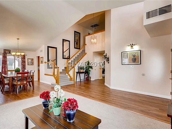 5th image of 909 Whitehollow Ave