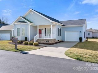 357 Beechnut Dr, Hendersonville, NC 28739