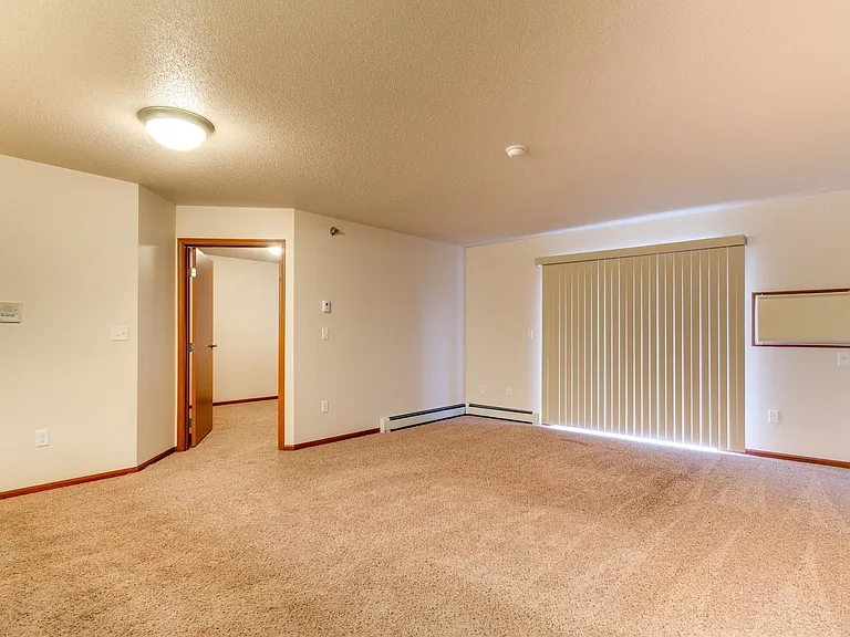 Southport Heights Apartments — Photo 31