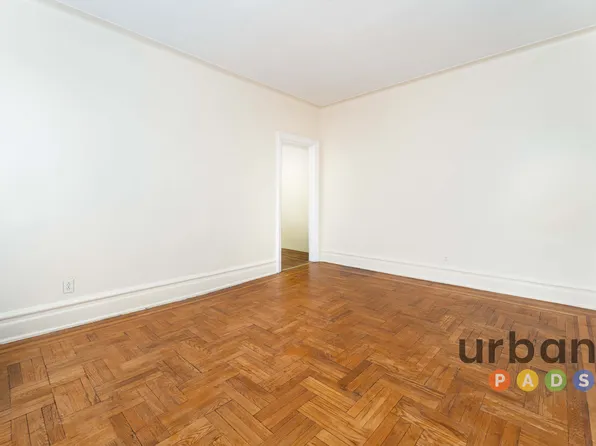 2101 85th Street image 2 of 7