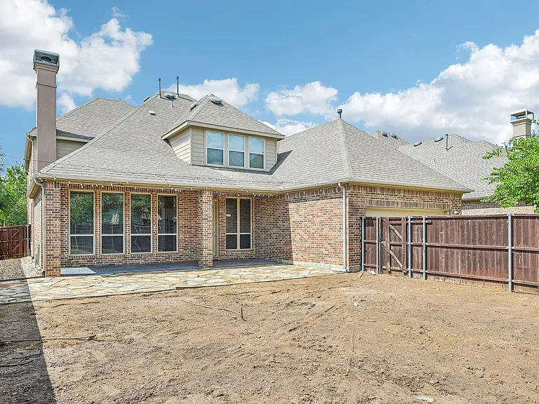 LOVE this house and area!