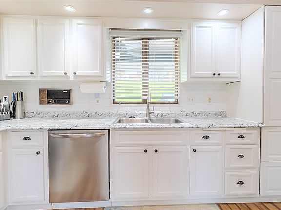 5th image of 844 Sylvan Ave