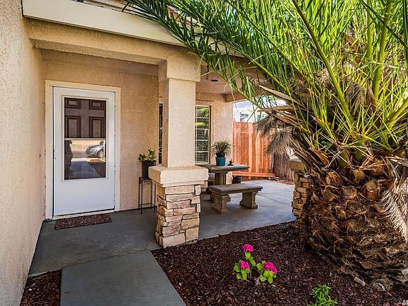 4th image of 1607 Jonquil Dr
