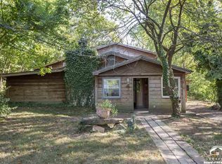 1729 E 1029th Rd, Lawrence, KS 66049