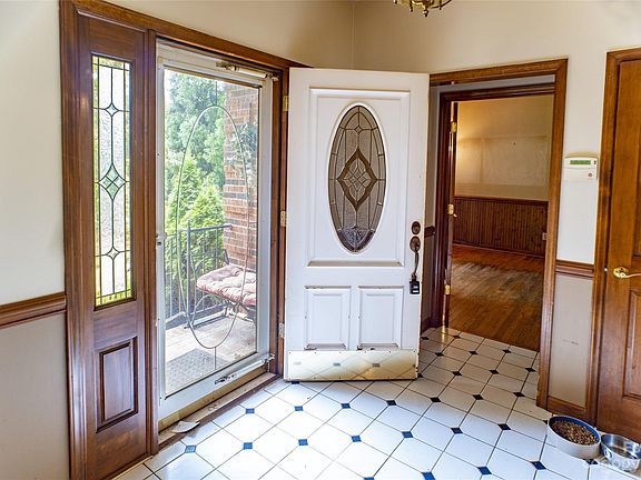 5th image of 2944 Dogwood St