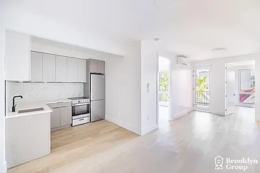 3308 Glenwood Road, #25