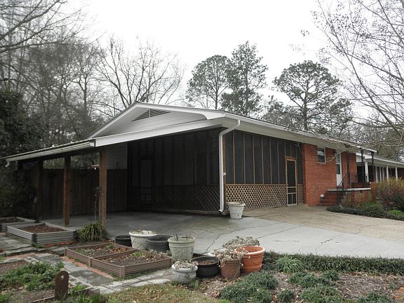 2nd image of 304 Emerson Dr