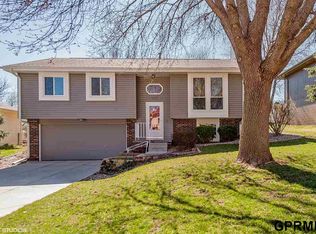 909 Fairview St, Bellevue, NE 68147