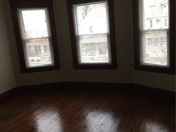4th image of 3705-3707 Spokane Ave