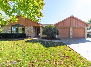 101 Caryville Ln, Schaumburg, IL 60193