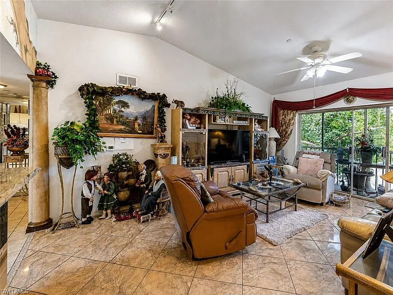 8294 Key Royal Cir #1631 — Photo 11