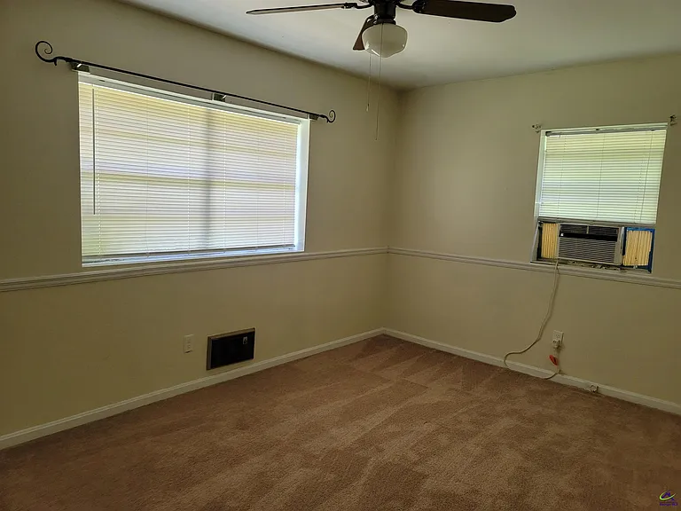 605 S Pleasant Hill Rd — Photo 11