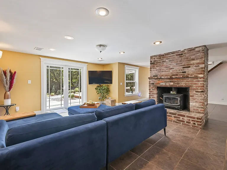 5530 SW Logan Ct — Photo 22