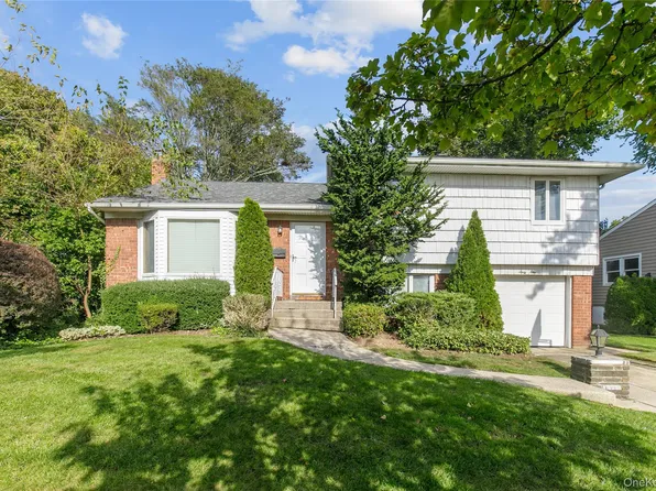 61 Mitchell Avenue, Plainview, NY 11803