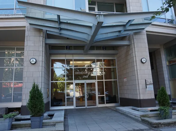 2968 Glen Dr #2506, Coquitlam, BC V3B 0C4