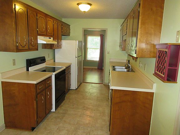 4th image of 677 Shortridge Dr