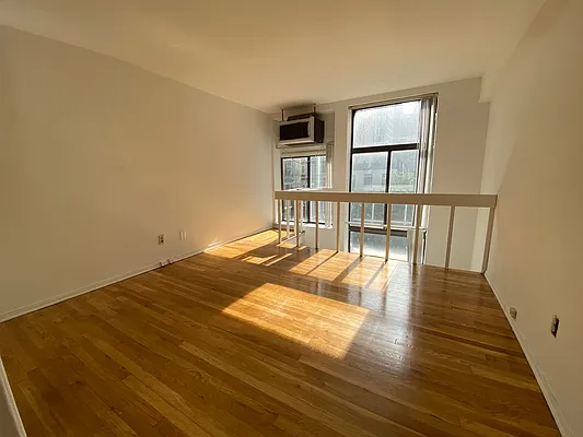 Rented by City Connections Realty | media 5