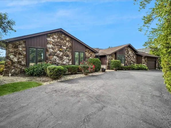 9630 Reding Cir, Des Plaines, IL 60016