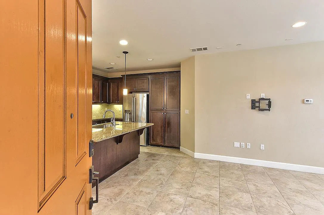 5007 Telegraph Blvd — Photo 3
